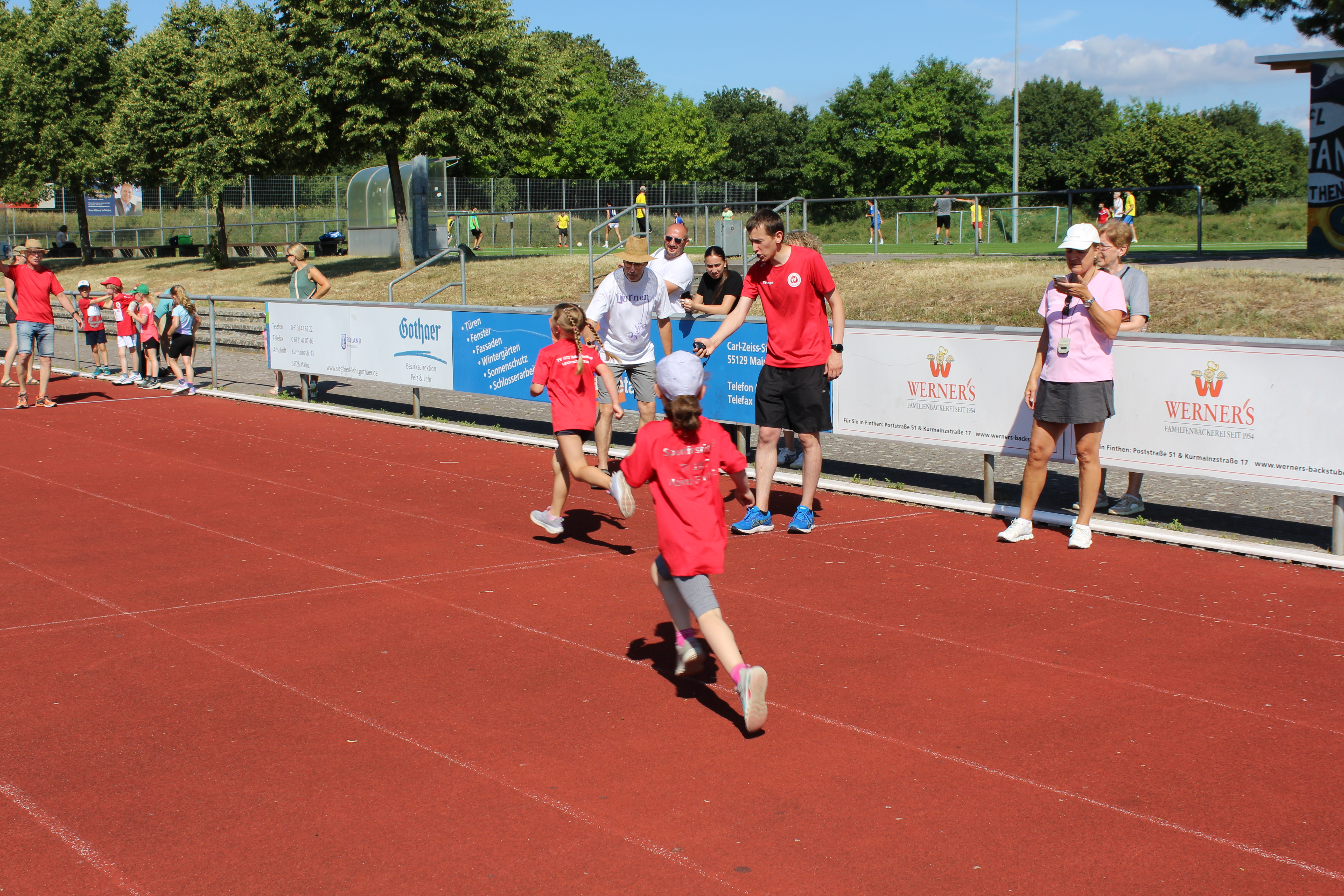 /img/gallery/2025/sportfest/12.jpeg